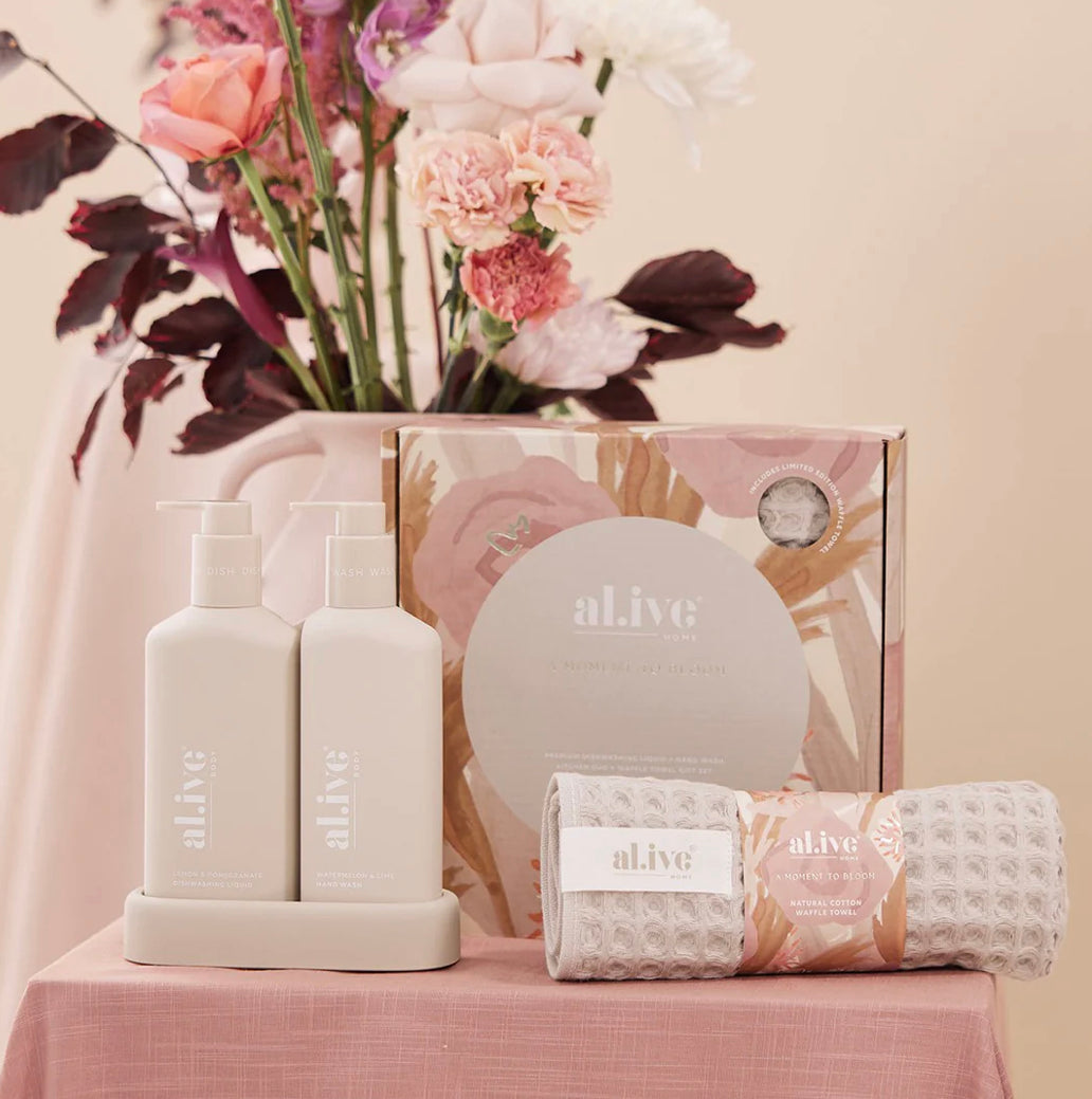 A Moment to Bloom | Kitchen Duo Gift Set